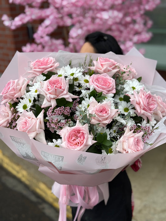 Deluxe pink Ohara roses Gift