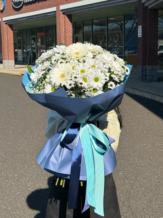 Classic Daisies and Gerbera Arrangement