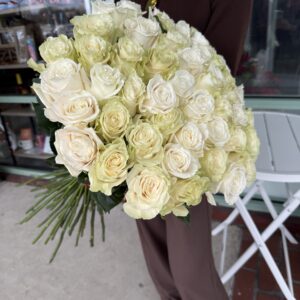 Sunlit Serenity Bouquet – 51 Roses