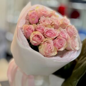 Sweet Grace – 15 Pink Roses